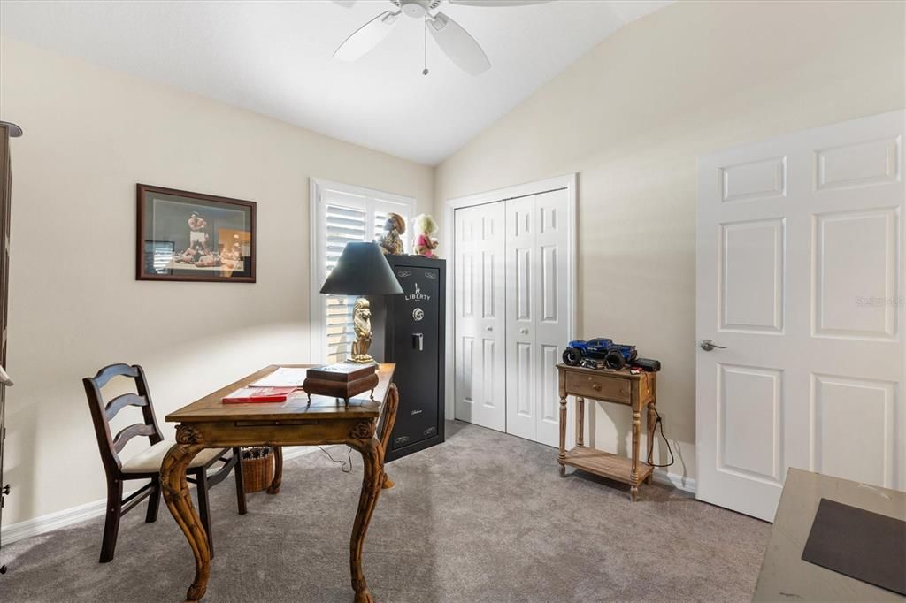 Activo con contrato: $565,000 (3 camas, 2 baños, 2091 Pies cuadrados)