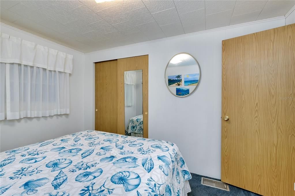 Active With Contract: $142,500 (2 beds, 2 baths, 959 Square Feet)