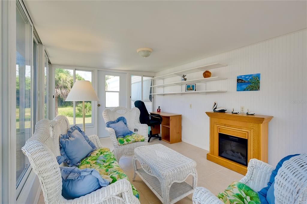 Active With Contract: $142,500 (2 beds, 2 baths, 959 Square Feet)