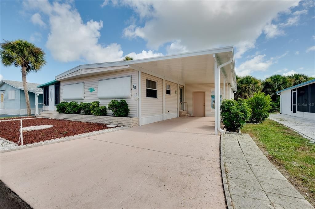 Active With Contract: $142,500 (2 beds, 2 baths, 959 Square Feet)