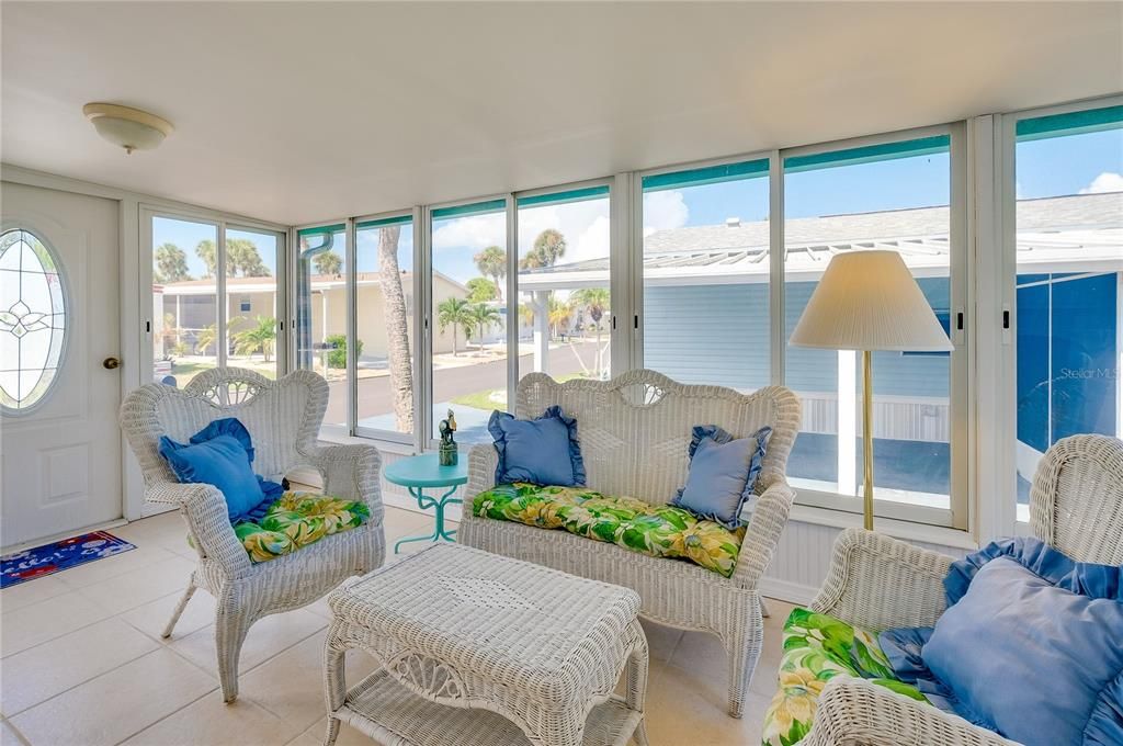 Active With Contract: $142,500 (2 beds, 2 baths, 959 Square Feet)