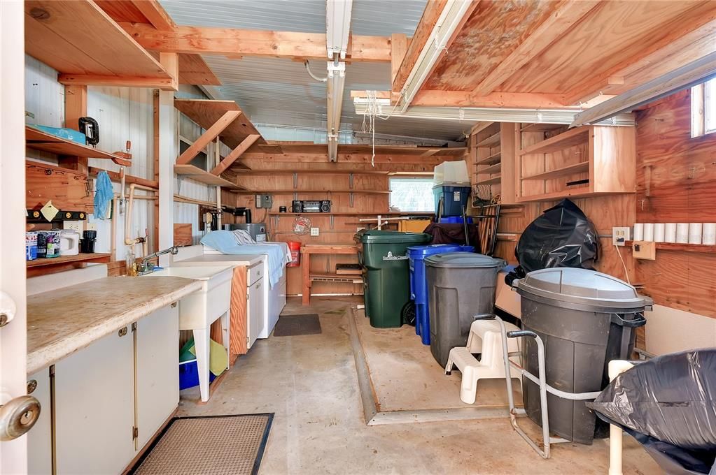 Active With Contract: $142,500 (2 beds, 2 baths, 959 Square Feet)