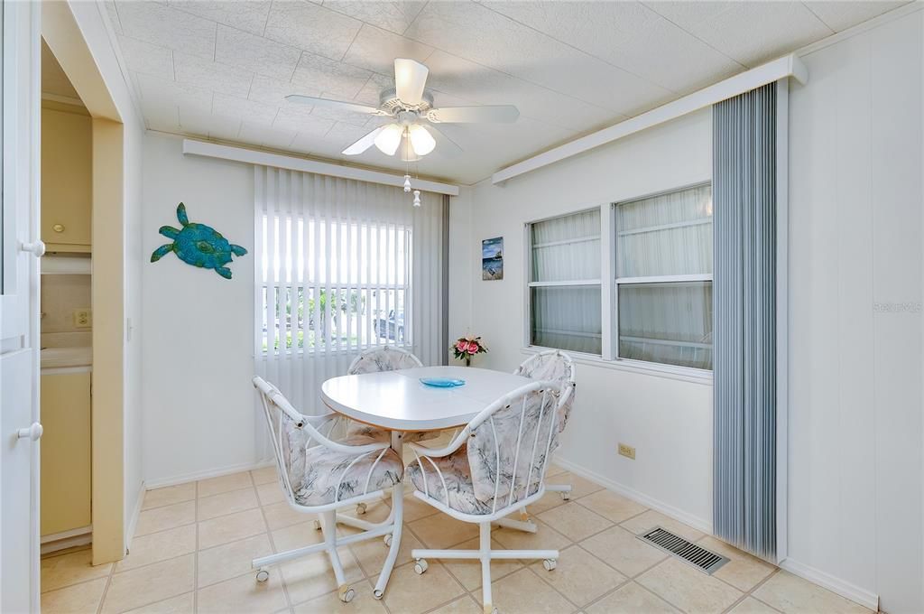 Active With Contract: $142,500 (2 beds, 2 baths, 959 Square Feet)