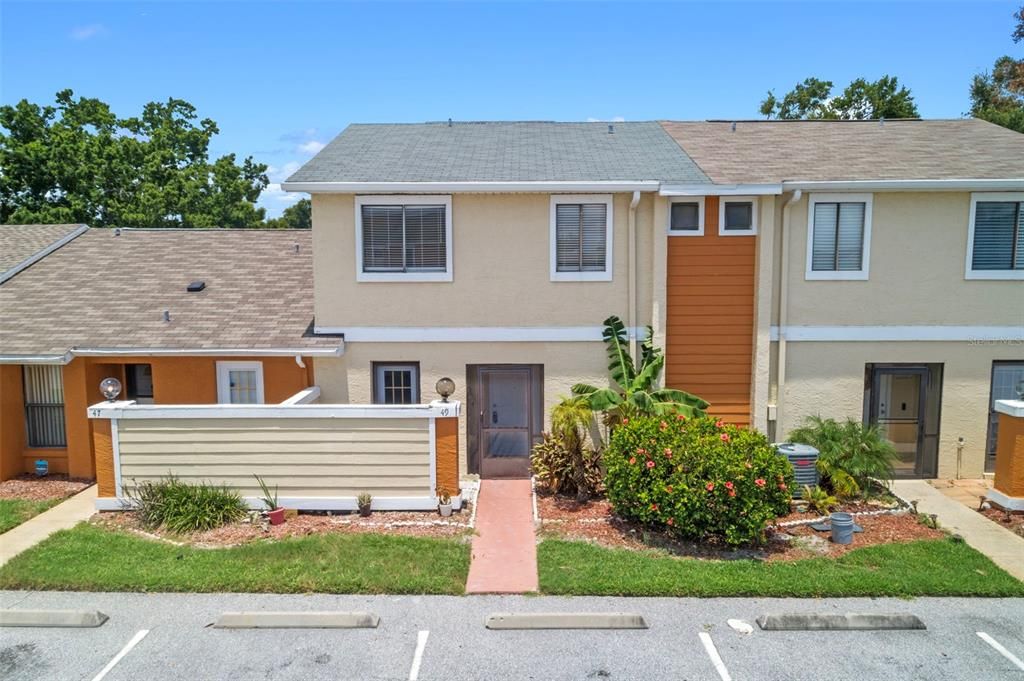 Под контрактом: $239,900 (3 спален, 2 ванн, 1214 Квадратных фут)