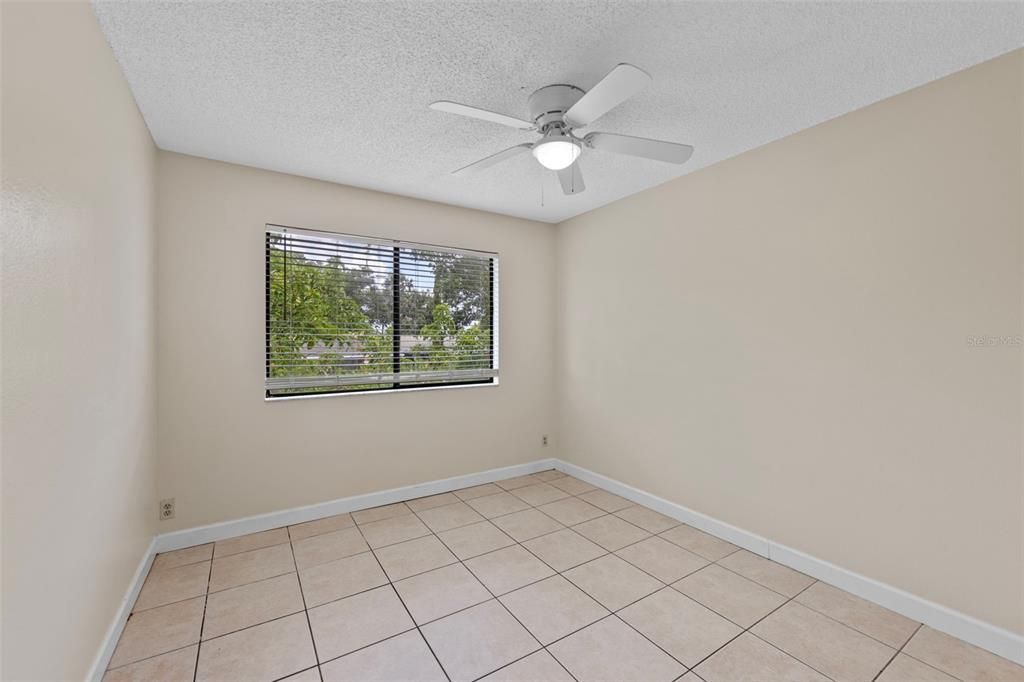 Под контрактом: $239,900 (3 спален, 2 ванн, 1214 Квадратных фут)