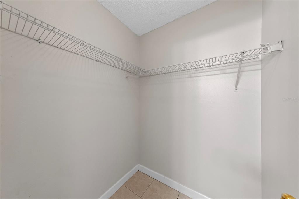 Под контрактом: $239,900 (3 спален, 2 ванн, 1214 Квадратных фут)