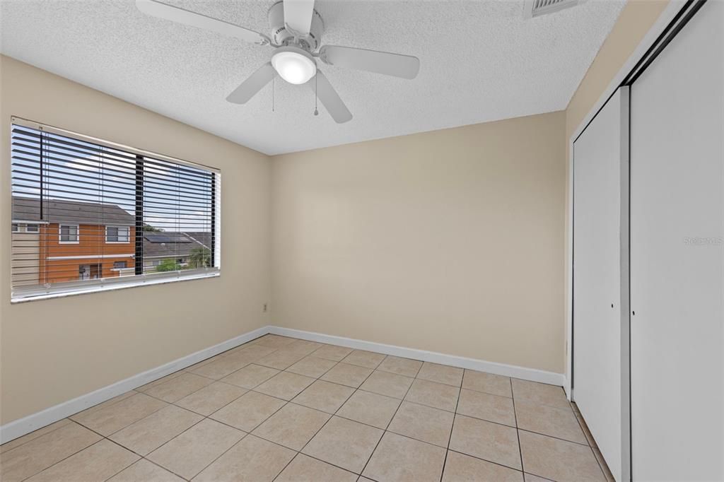 Под контрактом: $239,900 (3 спален, 2 ванн, 1214 Квадратных фут)