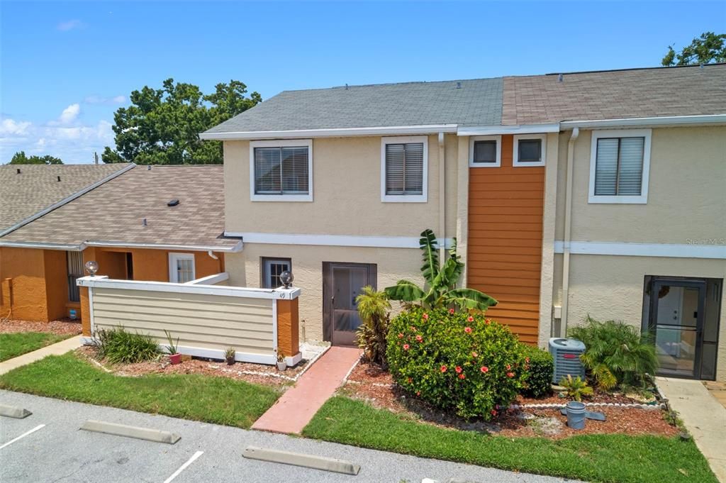 Под контрактом: $239,900 (3 спален, 2 ванн, 1214 Квадратных фут)