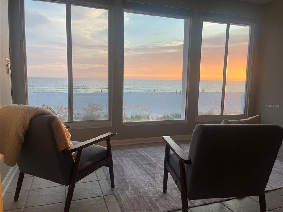 For Sale: $1,325,000 (3 beds, 2 baths, 1516 Square Feet)