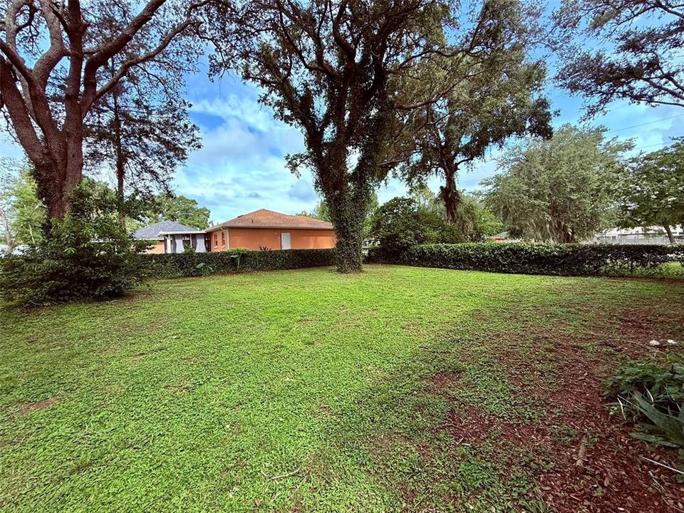 合同活跃: $349,900 (4 贝兹, 3 浴室, 1825 平方英尺)