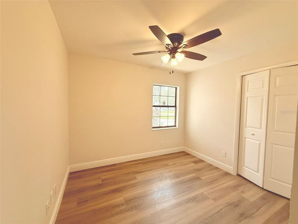 合同活跃: $349,900 (4 贝兹, 3 浴室, 1825 平方英尺)