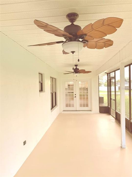 合同活跃: $349,900 (4 贝兹, 3 浴室, 1825 平方英尺)