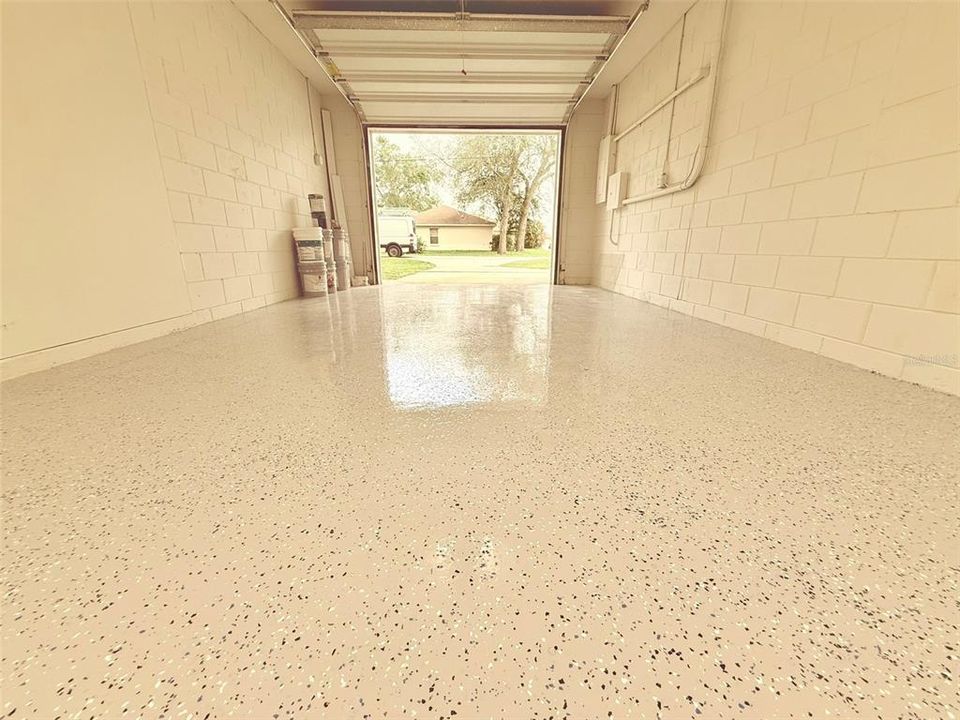 合同活跃: $349,900 (4 贝兹, 3 浴室, 1825 平方英尺)