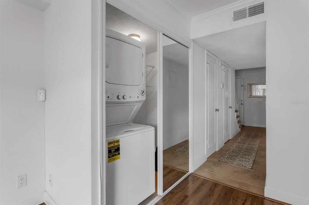 Activo con contrato: $225,000 (2 camas, 1 baños, 1190 Pies cuadrados)