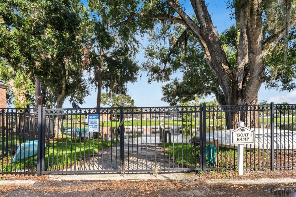 Activo con contrato: $225,000 (2 camas, 1 baños, 1190 Pies cuadrados)