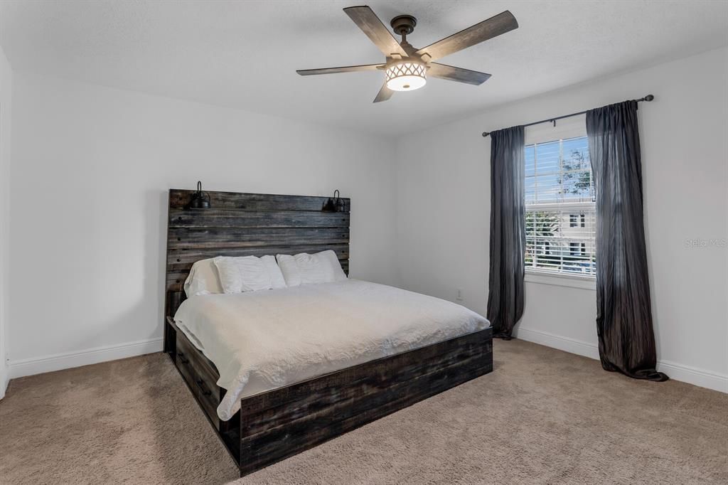 Activo con contrato: $225,000 (2 camas, 1 baños, 1190 Pies cuadrados)