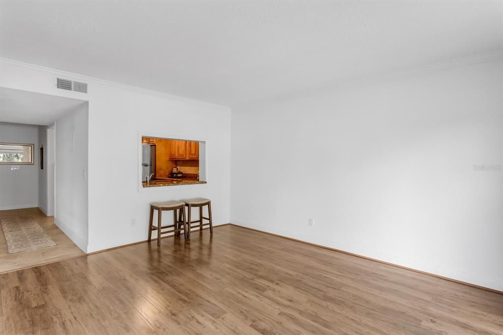 Activo con contrato: $225,000 (2 camas, 1 baños, 1190 Pies cuadrados)