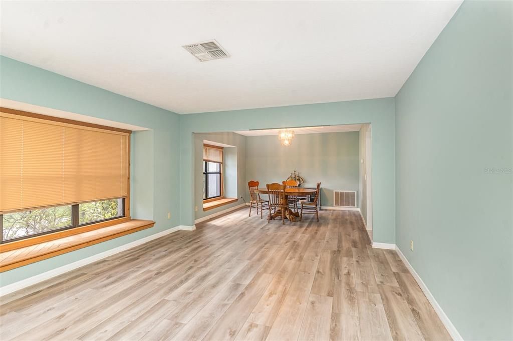 En Venta: $330,000 (3 camas, 2 baños, 2280 Pies cuadrados)