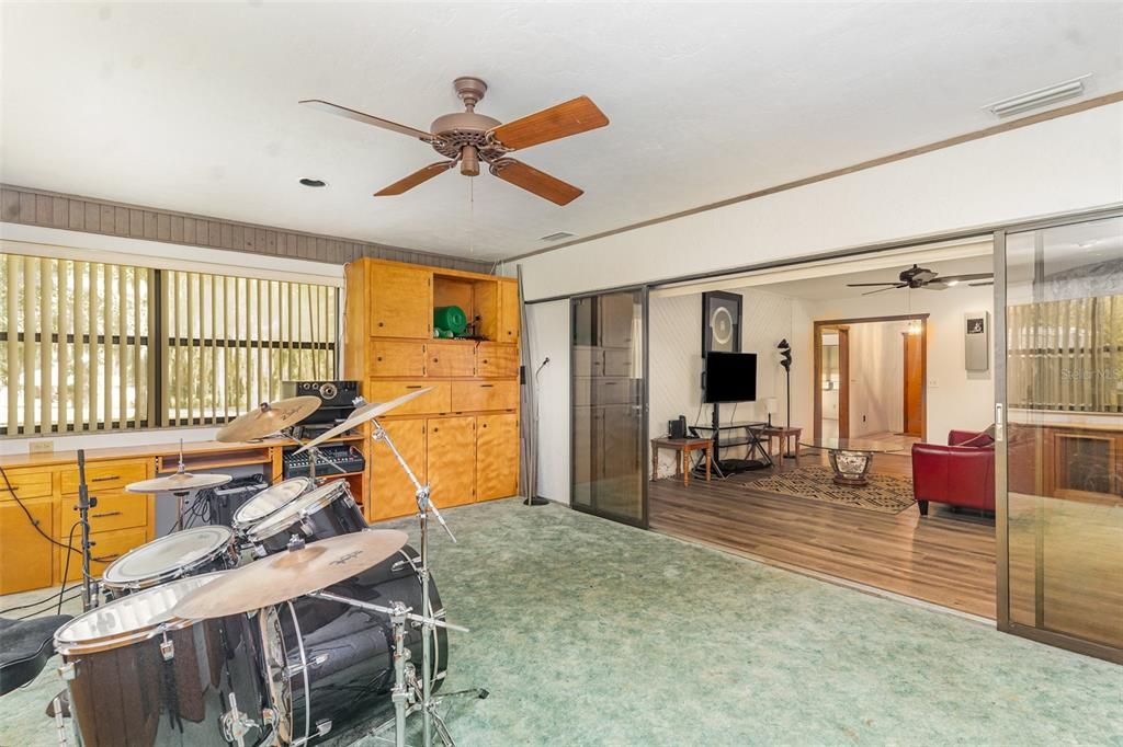 En Venta: $330,000 (3 camas, 2 baños, 2280 Pies cuadrados)