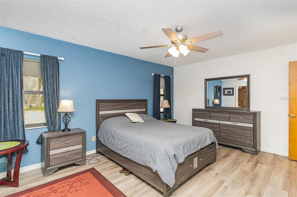 En Venta: $330,000 (3 camas, 2 baños, 2280 Pies cuadrados)