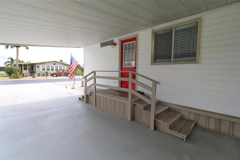 For Sale: $180,000 (2 beds, 2 baths, 1056 Square Feet)