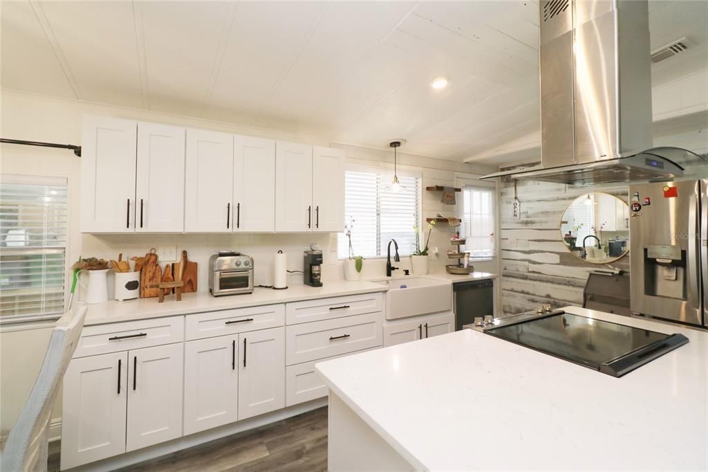 For Sale: $180,000 (2 beds, 2 baths, 1056 Square Feet)