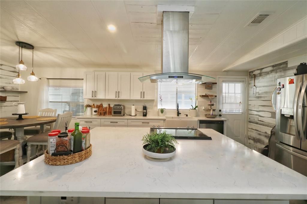 For Sale: $180,000 (2 beds, 2 baths, 1056 Square Feet)