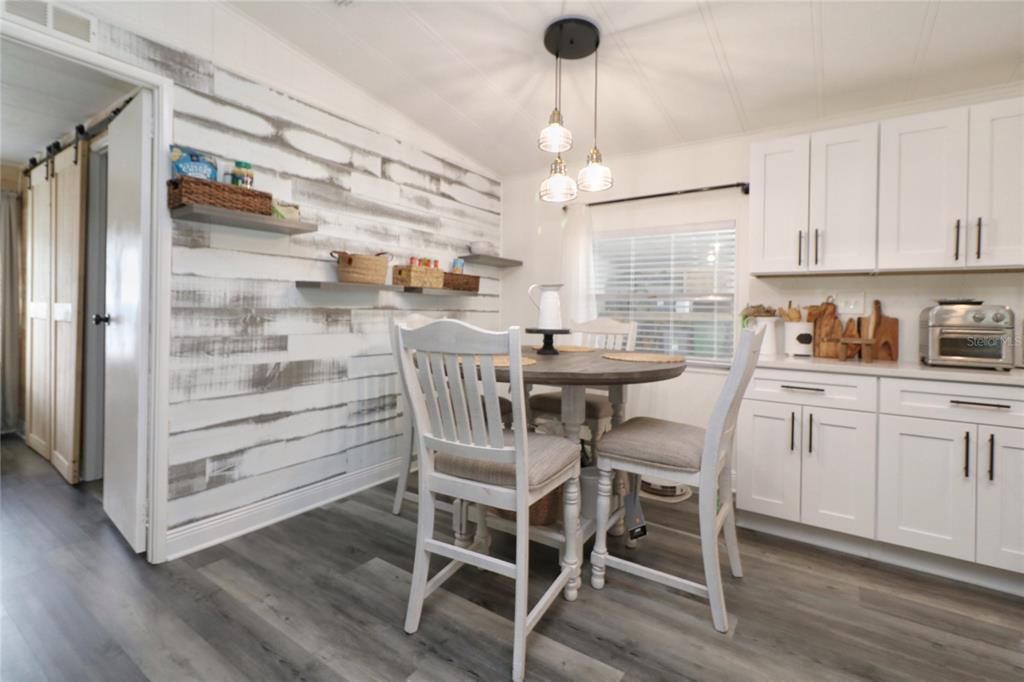 For Sale: $180,000 (2 beds, 2 baths, 1056 Square Feet)