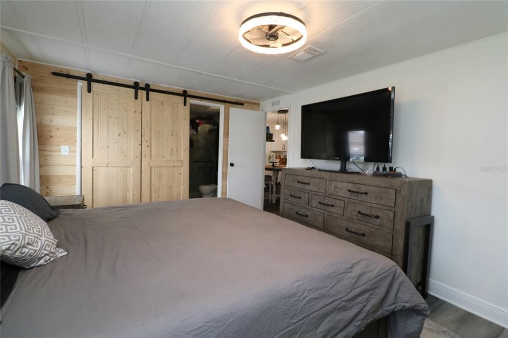 For Sale: $180,000 (2 beds, 2 baths, 1056 Square Feet)