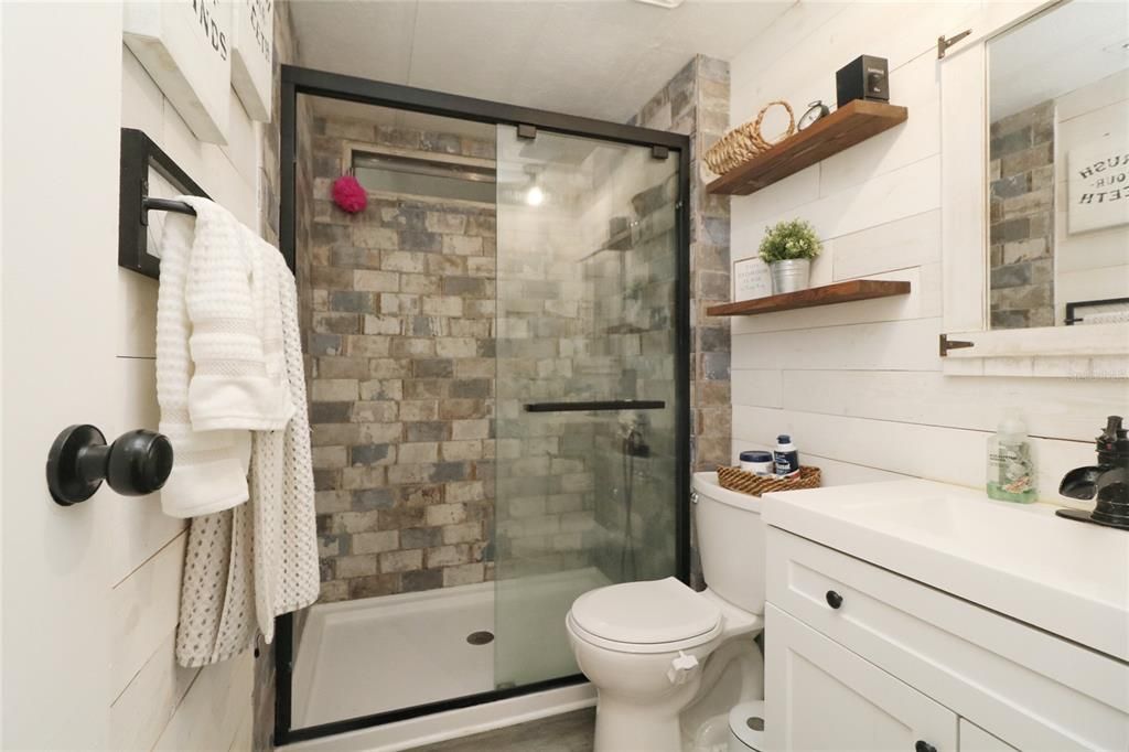 For Sale: $180,000 (2 beds, 2 baths, 1056 Square Feet)