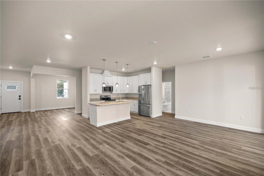 For Sale: $354,000 (4 beds, 3 baths, 2119 Square Feet)