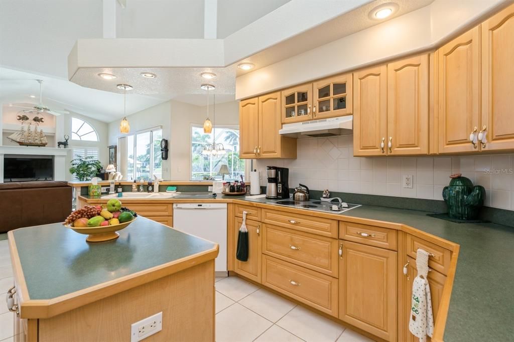 For Sale: $749,900 (3 beds, 2 baths, 2416 Square Feet)