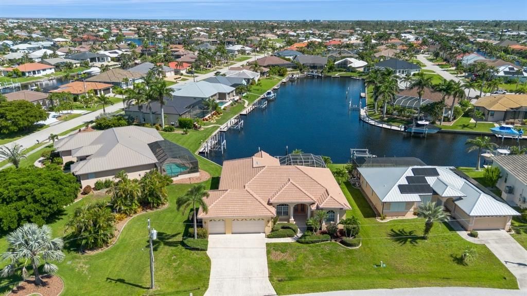 For Sale: $749,900 (3 beds, 2 baths, 2416 Square Feet)