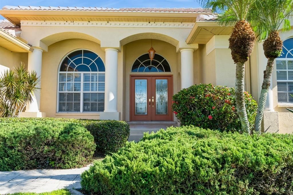 For Sale: $749,900 (3 beds, 2 baths, 2416 Square Feet)