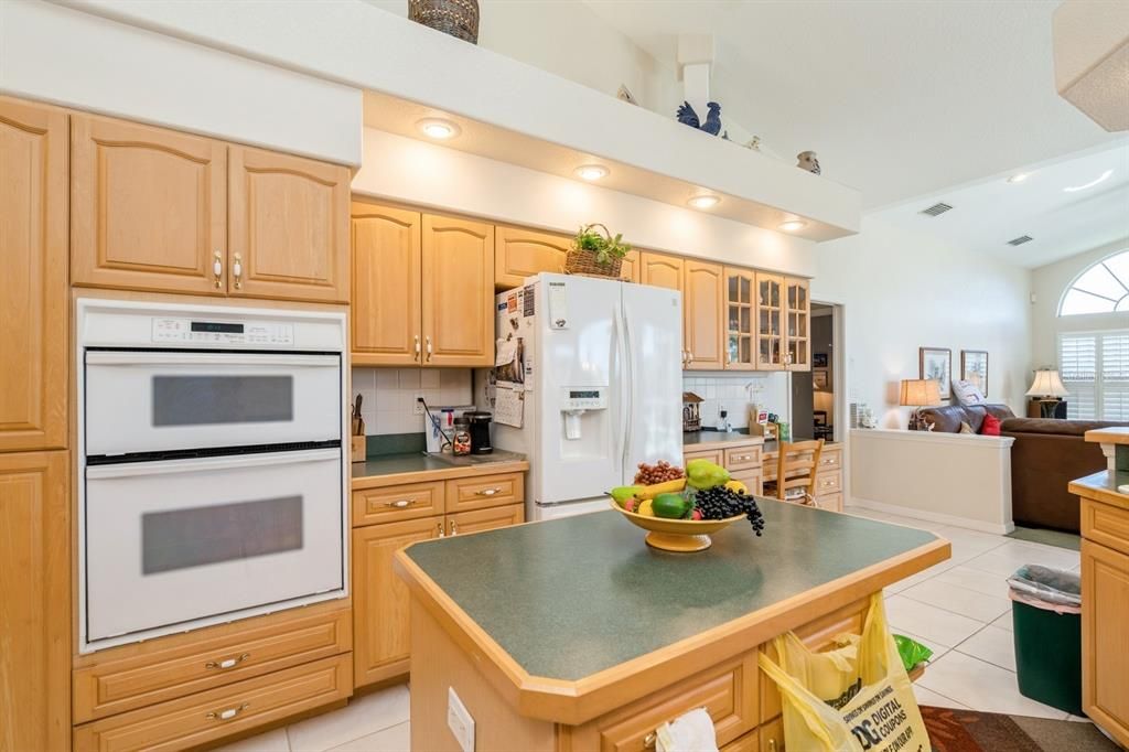 For Sale: $749,900 (3 beds, 2 baths, 2416 Square Feet)