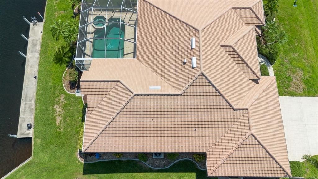 For Sale: $749,900 (3 beds, 2 baths, 2416 Square Feet)