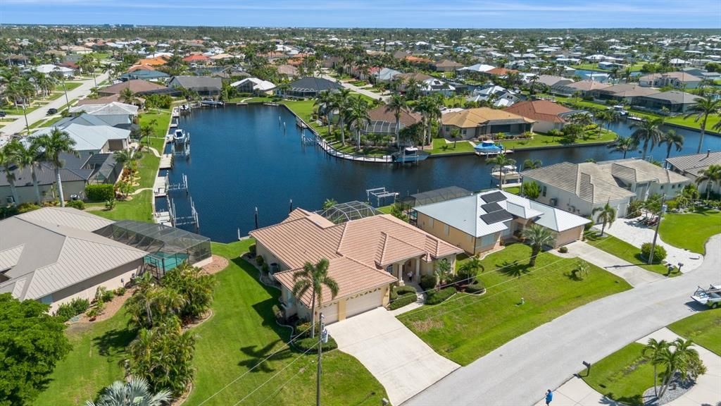 For Sale: $749,900 (3 beds, 2 baths, 2416 Square Feet)