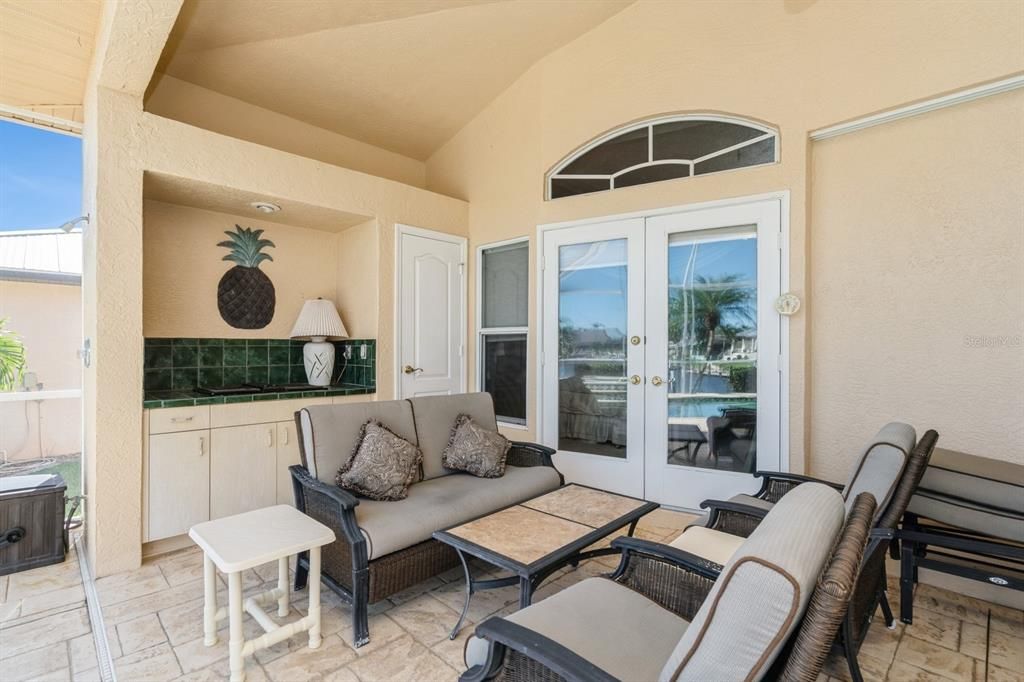 For Sale: $749,900 (3 beds, 2 baths, 2416 Square Feet)