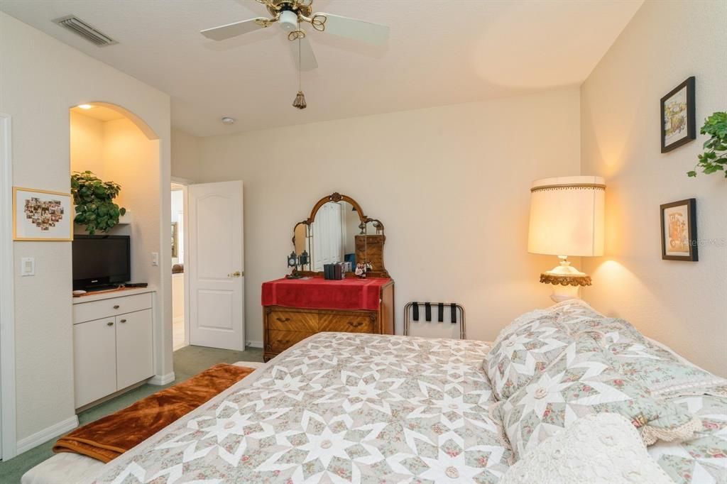 For Sale: $749,900 (3 beds, 2 baths, 2416 Square Feet)