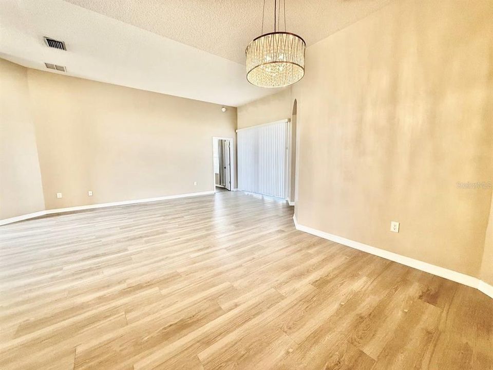 En Renta: $2,900 (4 camas, 3 baños, 2407 Pies cuadrados)