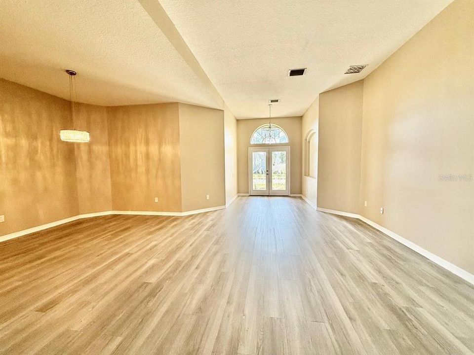 En Renta: $2,900 (4 camas, 3 baños, 2407 Pies cuadrados)