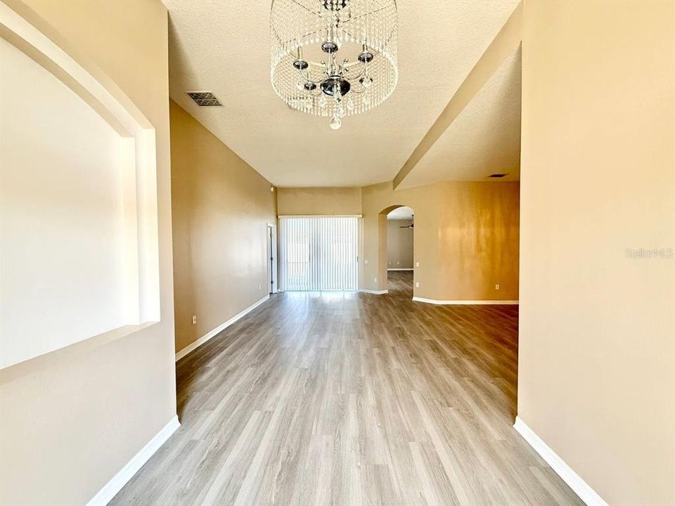 En Renta: $2,900 (4 camas, 3 baños, 2407 Pies cuadrados)