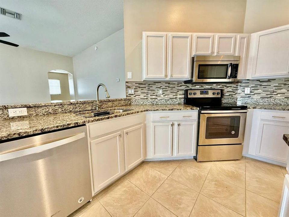 En Renta: $2,900 (4 camas, 3 baños, 2407 Pies cuadrados)