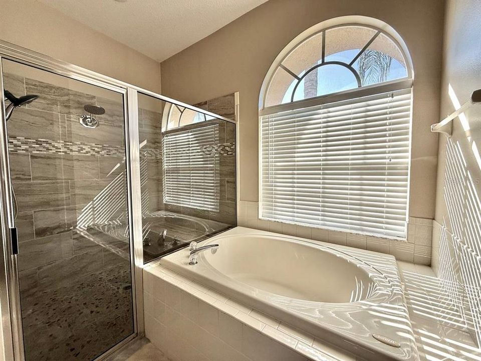 En Renta: $2,900 (4 camas, 3 baños, 2407 Pies cuadrados)