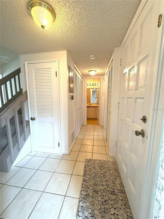 Active With Contract: $199,000 (2 beds, 2 baths, 1191 Square Feet)