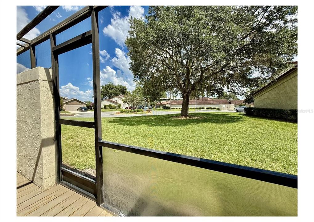 Active With Contract: $199,000 (2 beds, 2 baths, 1191 Square Feet)