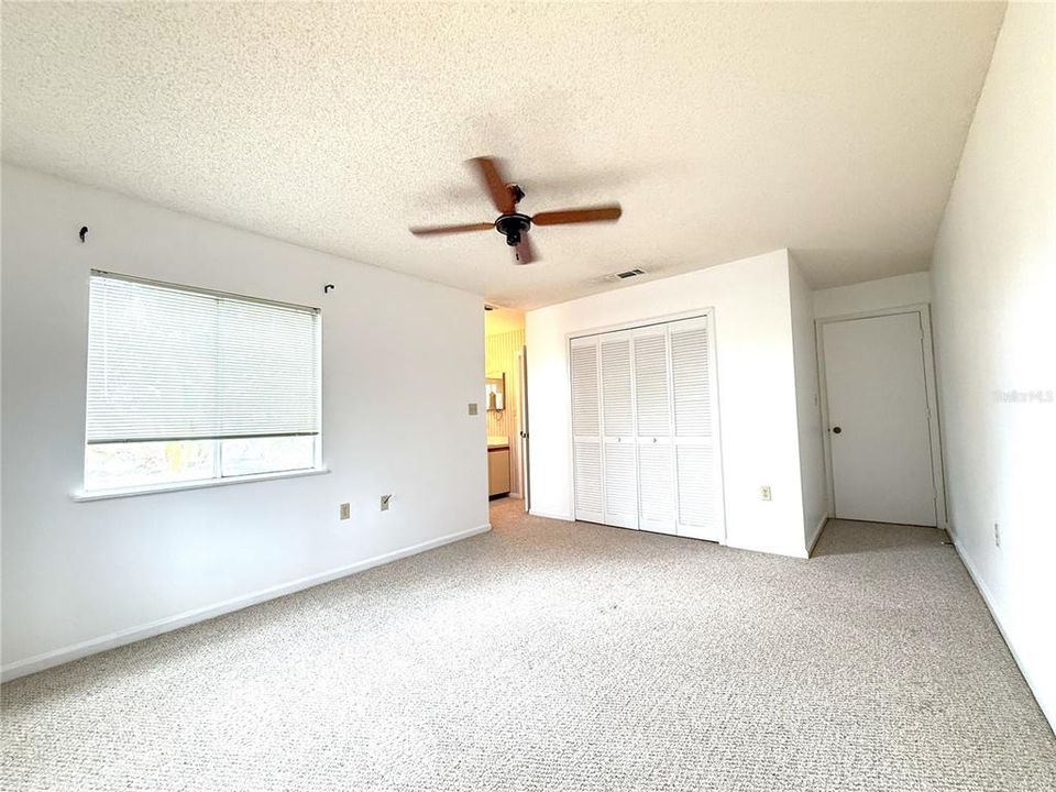 Active With Contract: $199,000 (2 beds, 2 baths, 1191 Square Feet)