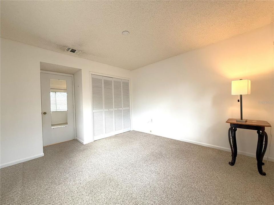 Active With Contract: $199,000 (2 beds, 2 baths, 1191 Square Feet)