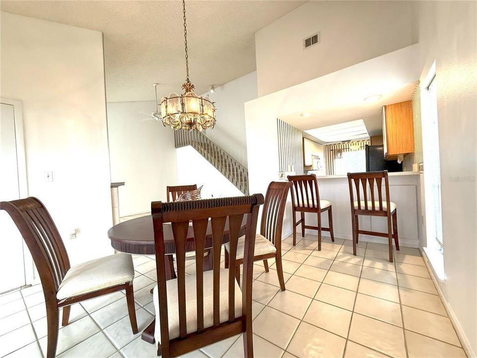 Active With Contract: $199,000 (2 beds, 2 baths, 1191 Square Feet)