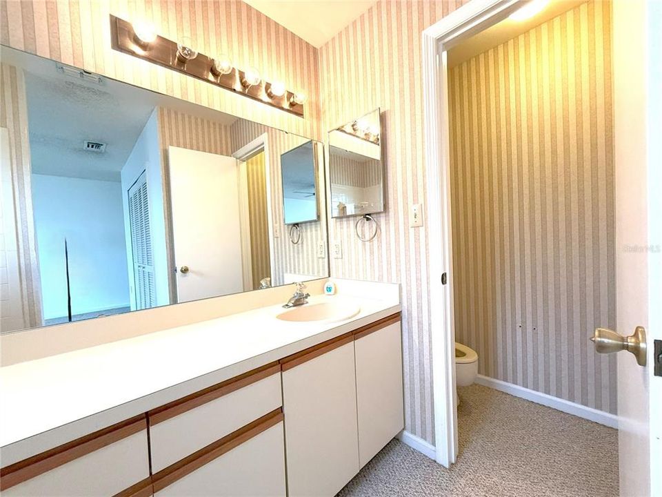 Active With Contract: $199,000 (2 beds, 2 baths, 1191 Square Feet)